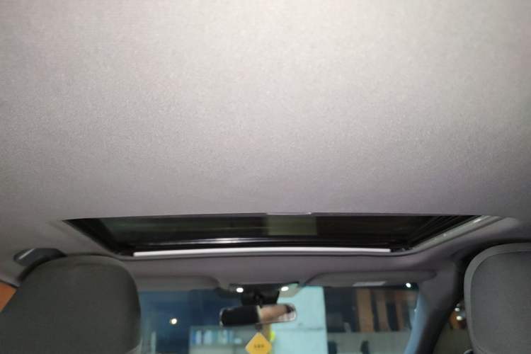 Used Toyota Avalon 2019 2.0L Ambition Edition China VI Headliner