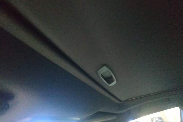Used Toyota Avalon 2019 2.0L Ambition Edition China VI Headliner