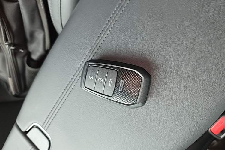 Used Toyota Avalon 2019 2.0L XLE Premium Edition China VI Interior 1