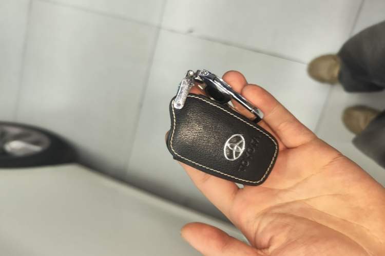 Used Toyota Avalon 2019 Dual-Engine 2.5L Luxury Edition China VI Standard Interior 1