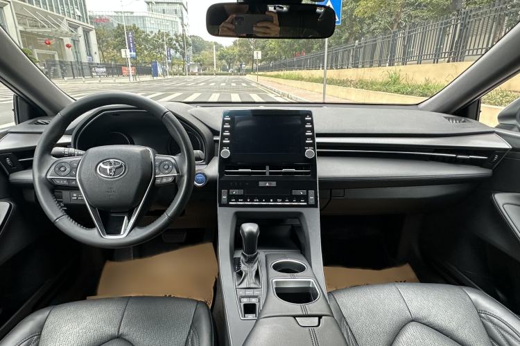 Used Toyota Avalon 2019 Dual-Engine 2.5L XLE Prestige Version China VI Standard Interior 1