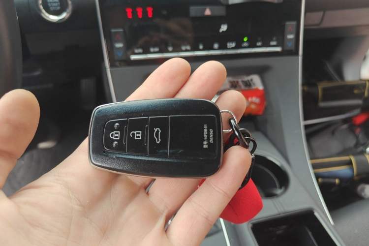 Used Toyota Avalon 2019 2.0L Luxury Edition China VI Standard Interior 1