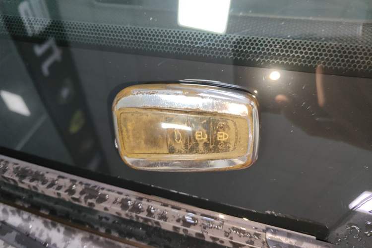Used Toyota Avalon 2019 Dual-Engine 2.5L Luxury Edition China VI Standard Interior 1