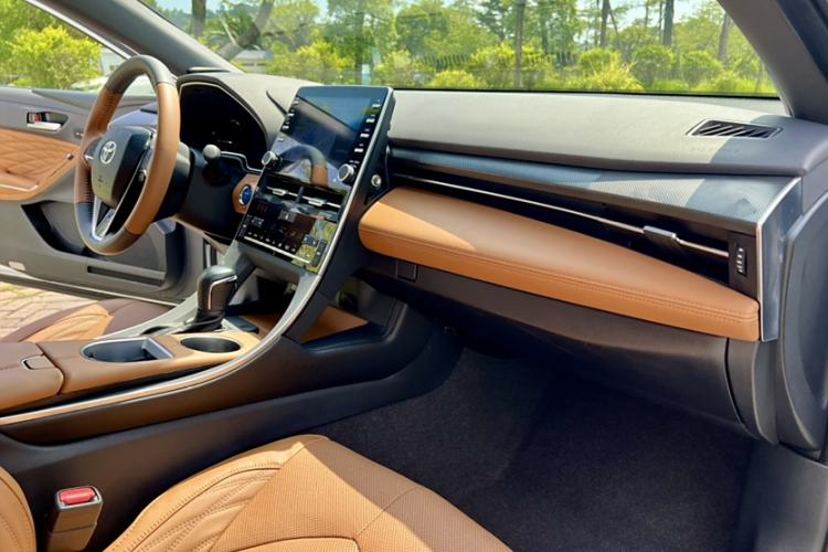 Used Toyota Avalon 2019 Dual-Engine 2.5L Limited Flagship Edition China VI Standard Interior 12