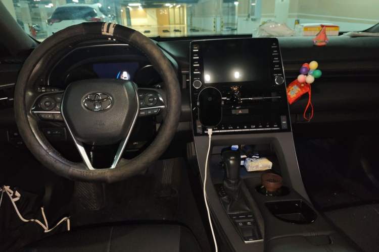 Used Toyota Avalon 2019 Dual-Engine 2.5L Luxury Edition China VI Standard Interior 2