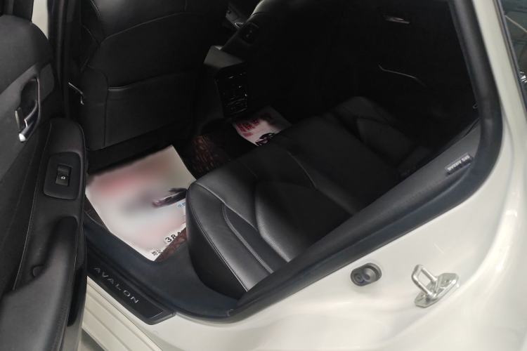 Used Toyota Avalon 2019 2.0L XLE Premium Edition China VI Interior 2