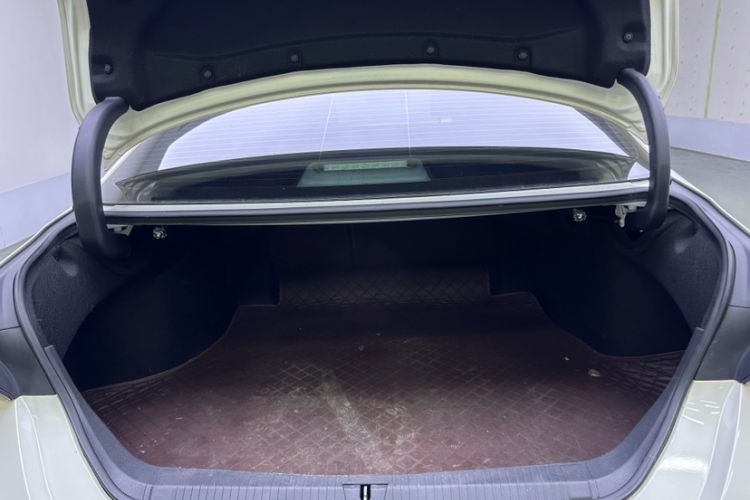 Used Toyota Avalon 2019 2.0L Luxury Edition China VI Standard Interior 2