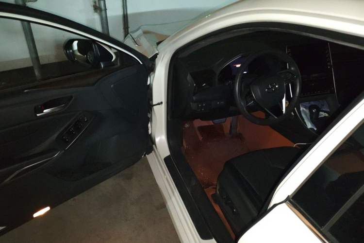 Used Toyota Avalon 2019 2.0L Luxury Edition China VI Standard Interior 3