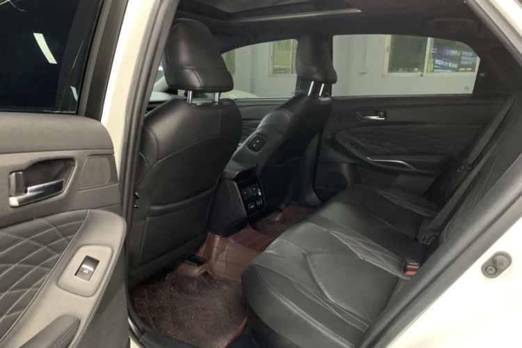 Used Toyota Avalon 2019 Dual-Engine 2.5L XLE Prestige Version China VI Standard Interior 3