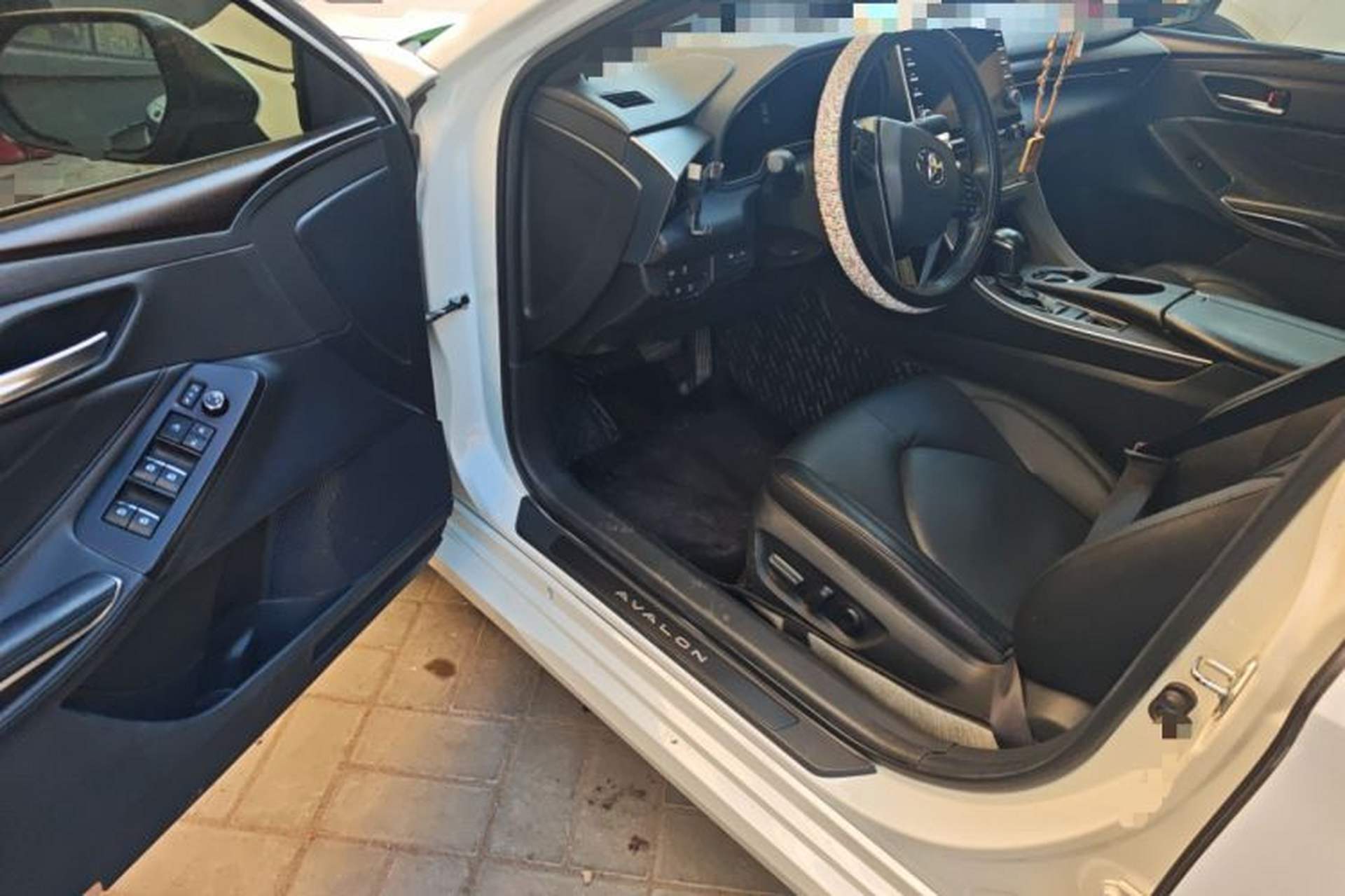 Used Toyota Avalon 2019 2.0L XLE Premium Edition China VI Interior 3