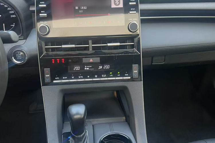 Used Toyota Avalon 2019 2.0L Luxury Edition China VI Standard Interior 3