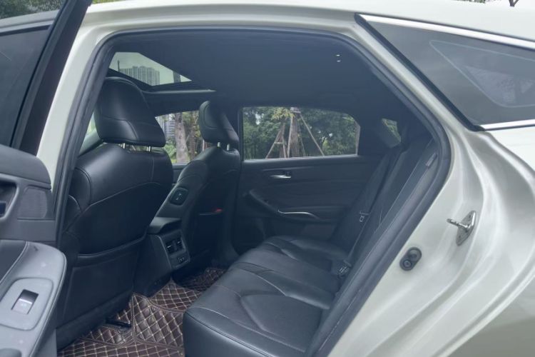 Used Toyota Avalon 2019 2.0L Luxury Edition China VI Standard Interior 4