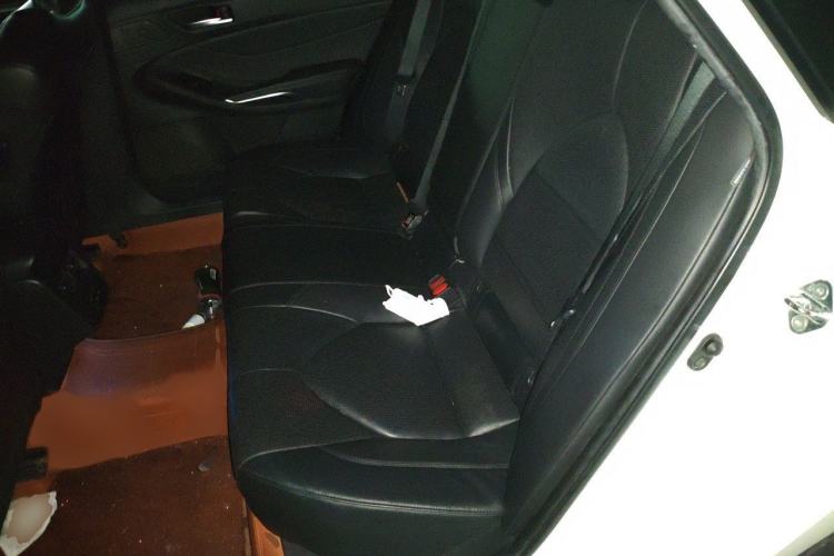 Used Toyota Avalon 2019 2.0L Luxury Edition China VI Standard Interior 4