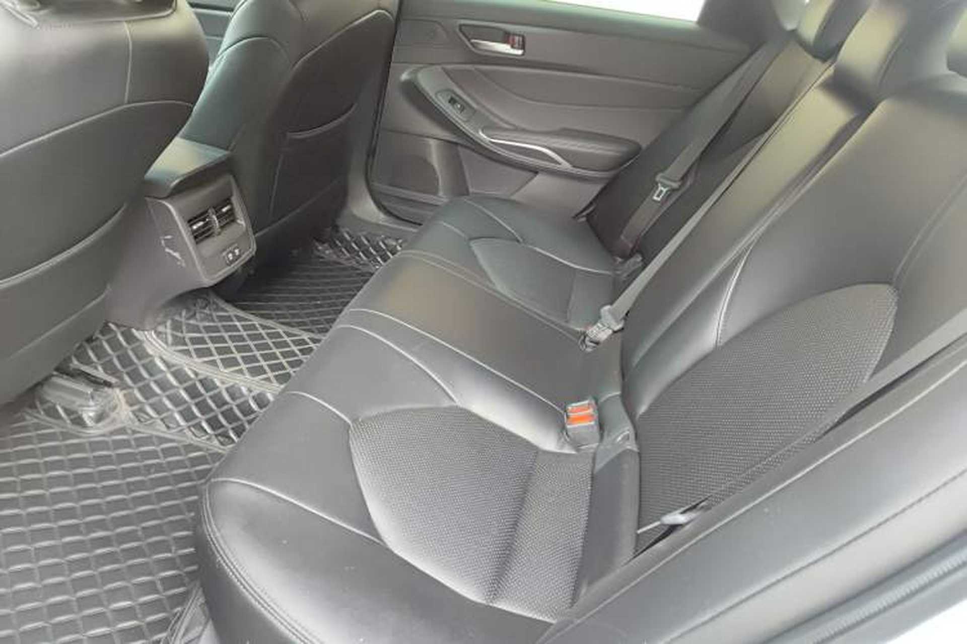 Used Toyota Avalon 2019 2.0L Ambition Edition China VI Interior 4