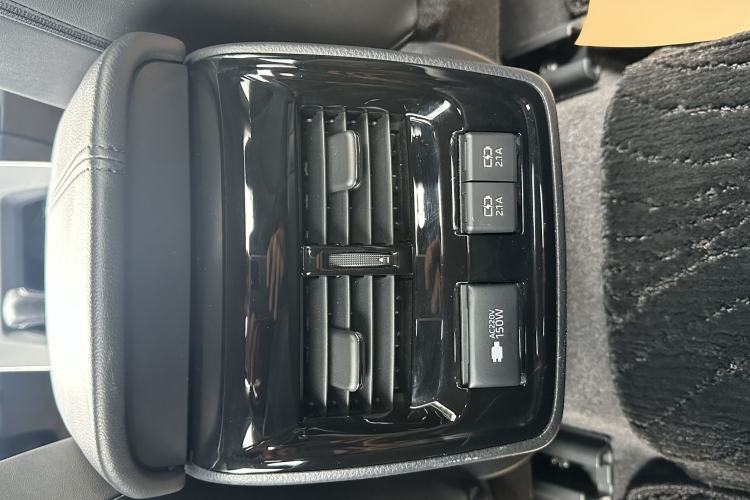 Used Toyota Avalon 2019 Dual-Engine 2.5L XLE Prestige Version China VI Standard Interior 5