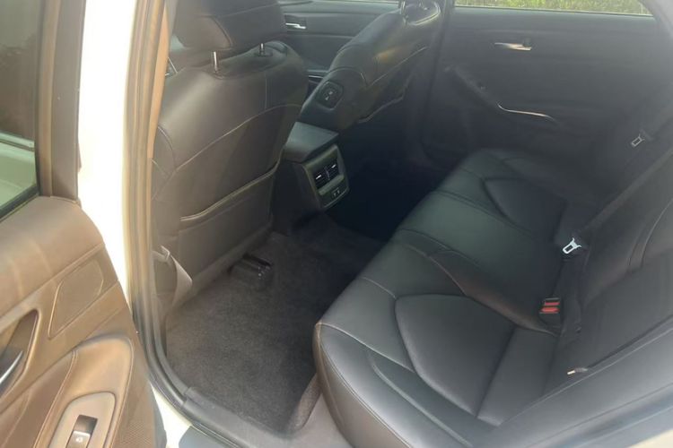 Used Toyota Avalon 2019 2.0L Luxury Edition China VI Standard Interior 5