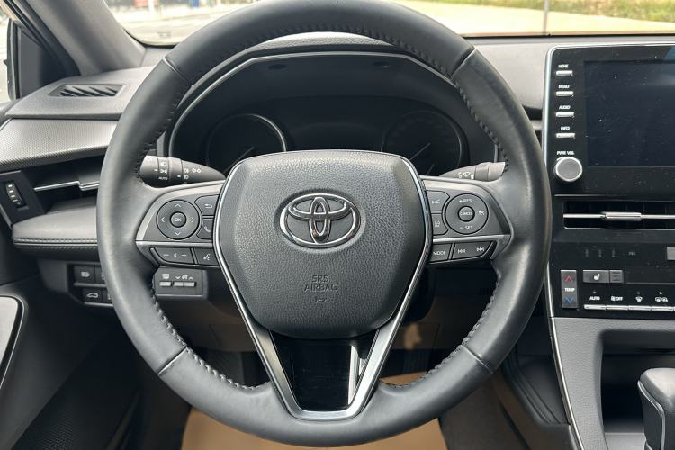 Used Toyota Avalon 2019 Dual-Engine 2.5L XLE Prestige Version China VI Standard Interior 6