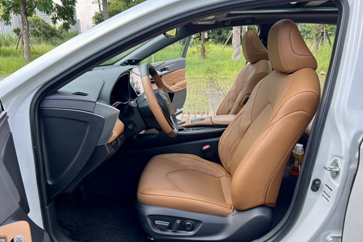 Used Toyota Avalon 2019 Dual-Engine 2.5L Limited Flagship Edition China VI Standard Interior 8