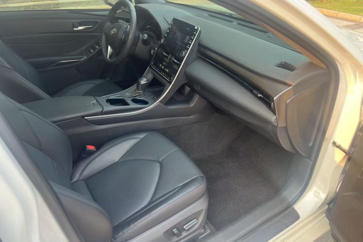 Used Toyota Avalon 2019 2.0L Luxury Edition China VI Standard Interior 8