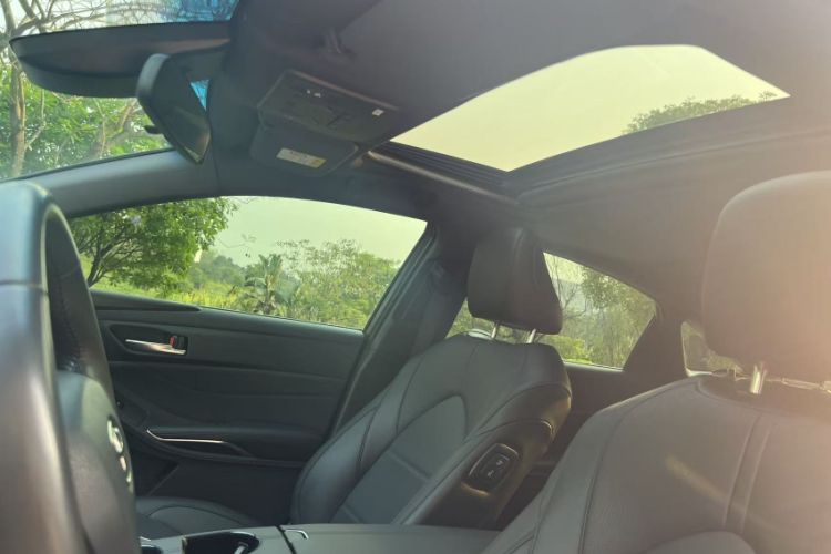 Used Toyota Avalon 2019 2.0L Luxury Edition China VI Standard Interior 9