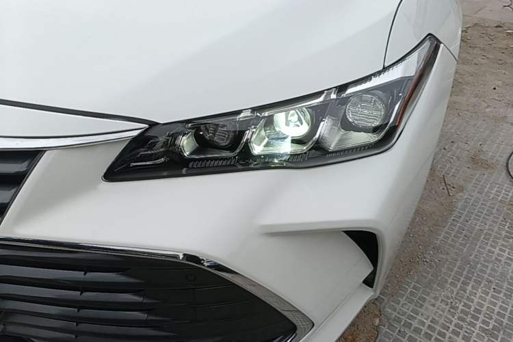 Used Toyota Avalon 2019 2.0L XLE Premium Edition China VI Left Front Headlight