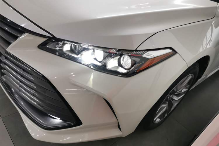 Used Toyota Avalon 2019 Dual-Engine 2.5L Luxury Edition China VI Standard Left Front Headlight