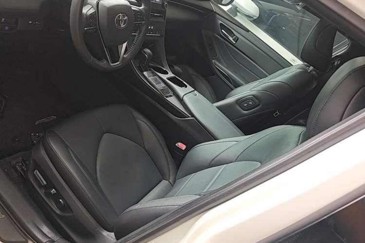 Used Toyota Avalon 2019 2.0L XLE Premium Edition China VI Left Front Seat