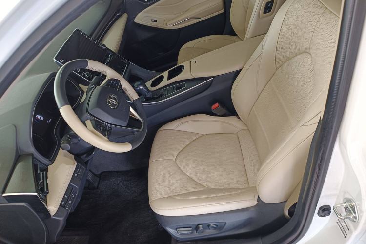 Used Toyota Avalon 2019 2.0L XLE Premium Edition China VI Left Front Seat