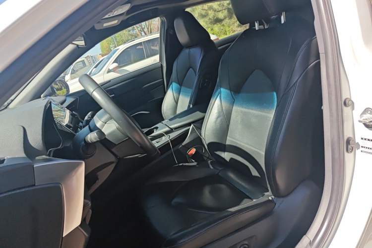 Used Toyota Avalon 2019 Dual-Engine 2.5L Luxury Edition China V Standard Left Front Seat