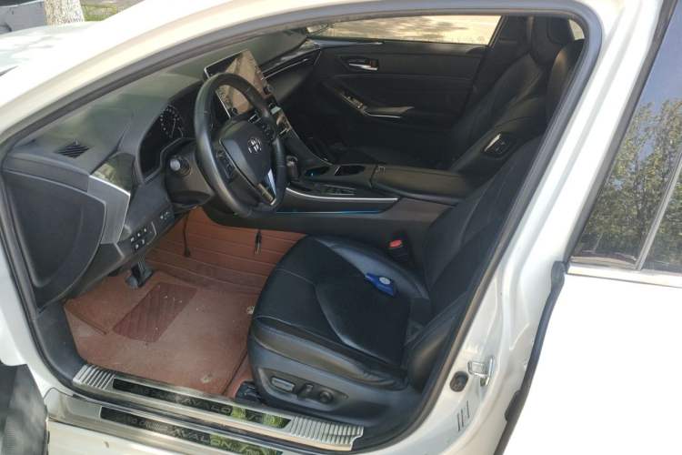 Used Toyota Avalon 2019 Dual-Engine 2.5L Luxury Edition China VI Standard Left Front Seat