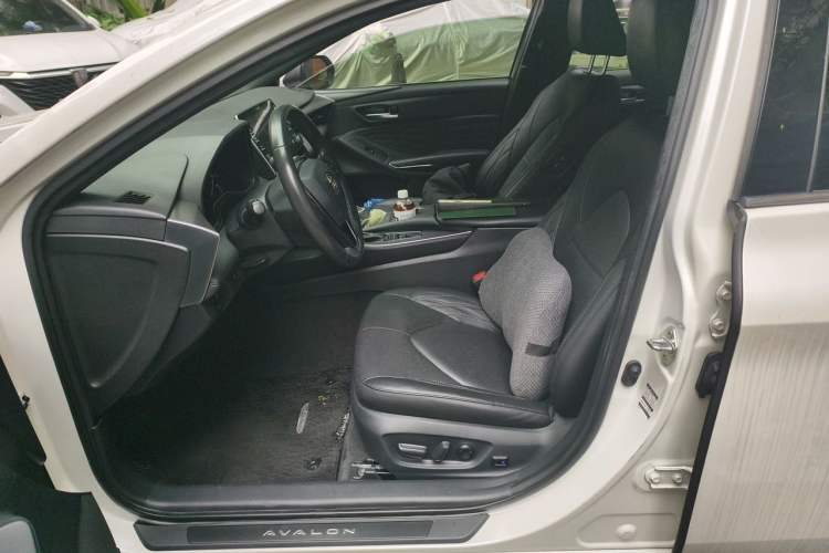 Used Toyota Avalon 2019 Dual-Engine 2.5L XLE Prestige Version China VI Standard Left Front Seat