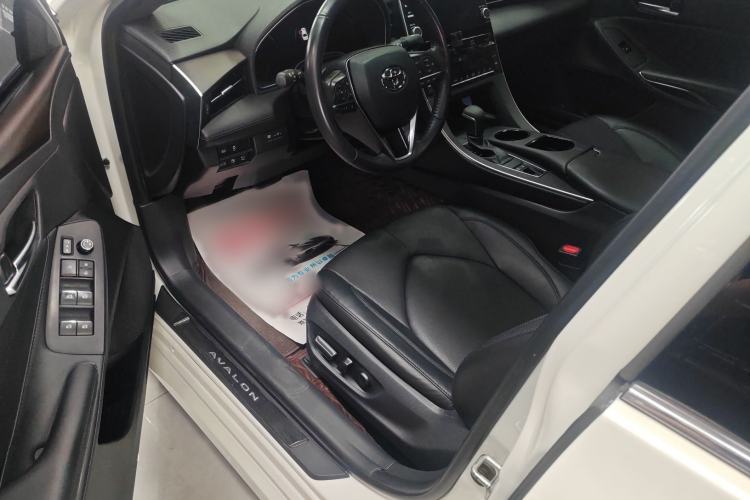 Used Toyota Avalon 2019 2.0L XLE Premium Edition China VI Left Front Seat