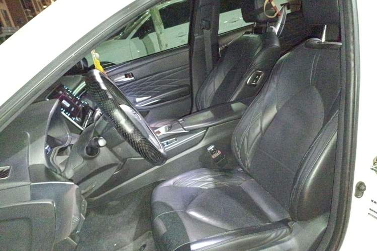 Used Toyota Avalon 2019 Dual-Engine 2.5L XLE Prestige Version China V Standard Left Front Seat
