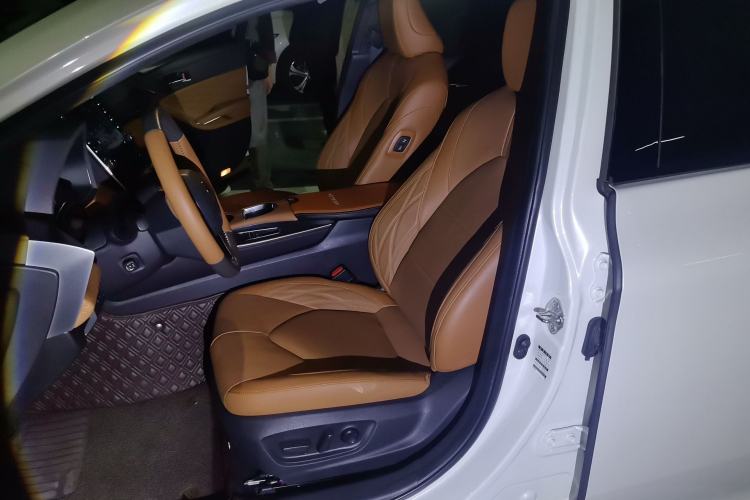 Used Toyota Avalon 2019 Dual-Engine 2.5L Limited Flagship Edition China VI Standard Left Front Seat