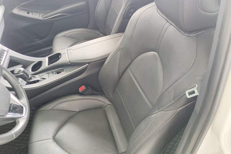 Used Toyota Avalon 2019 Dual-Engine 2.5L Luxury Edition China VI Standard Left Front Seat