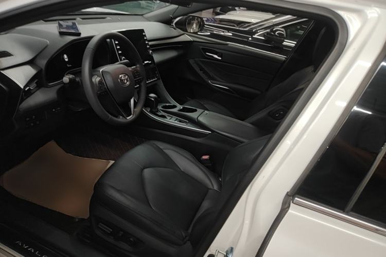 Used Toyota Avalon 2019 2.0L XLE Premium Edition China VI Left Front Seat