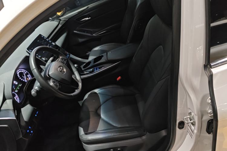 Used Toyota Avalon 2019 Dual-Engine 2.5L Luxury Edition China VI Standard Left Front Seat