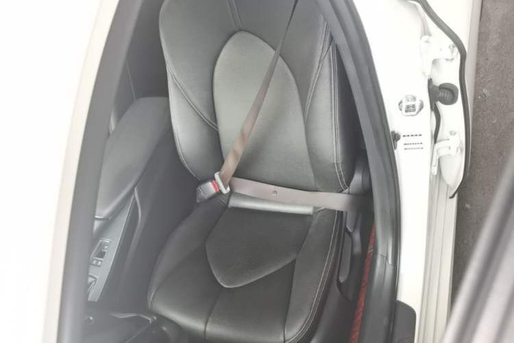 Used Toyota Avalon 2019 2.0L Ambition Edition China VI Left Front Seat