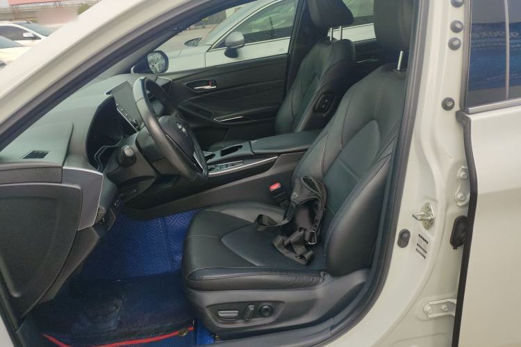 Used Toyota Avalon 2019 Dual-Engine 2.5L Luxury Edition China VI Standard Left Front Seat