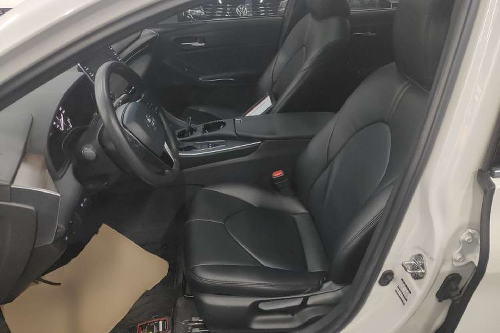 Used Toyota Avalon 2019 2.0L Ambition Edition China VI Left Front Seat
