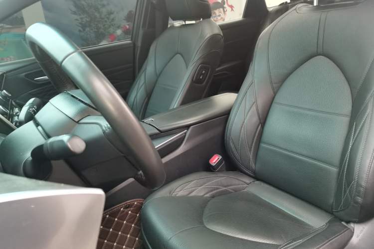 Used Toyota Avalon 2019 Dual-Engine 2.5L XLE Prestige Version China V Standard Left Front Seat