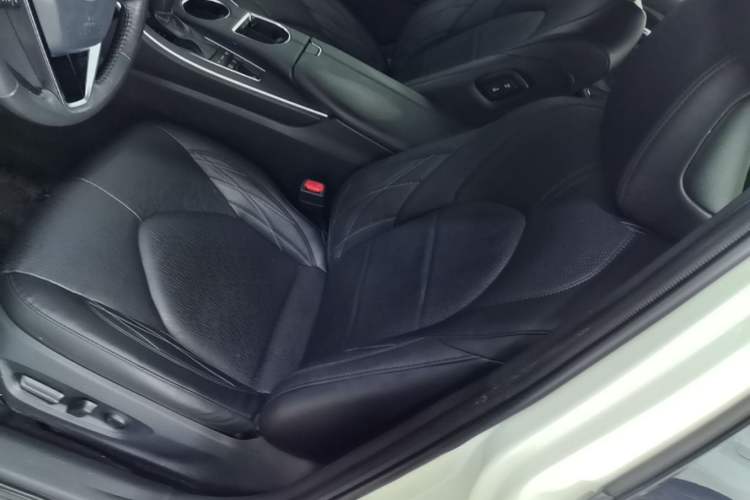 Used Toyota Avalon 2019 2.5L Touring Premium Version China VI Standard Left Front Seat