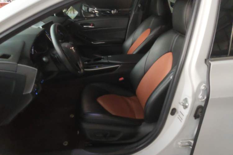 Used Toyota Avalon 2019 2.0L Ambition Edition China VI Left Front Seat