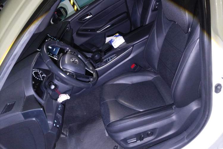 Used Toyota Avalon 2019 Dual-Engine 2.5L Luxury Edition China VI Standard Left Front Seat