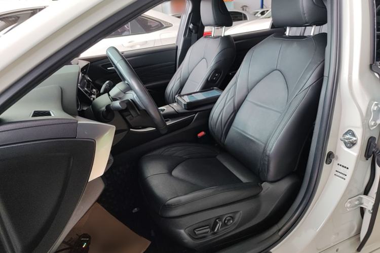 Used Toyota Avalon 2019 2.5L Touring Premium Version China VI Standard Left Front Seat