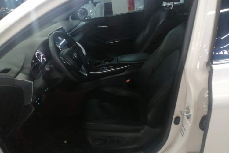 Used Toyota Avalon 2019 Dual-Engine 2.5L Luxury Edition China VI Standard Left Front Seat