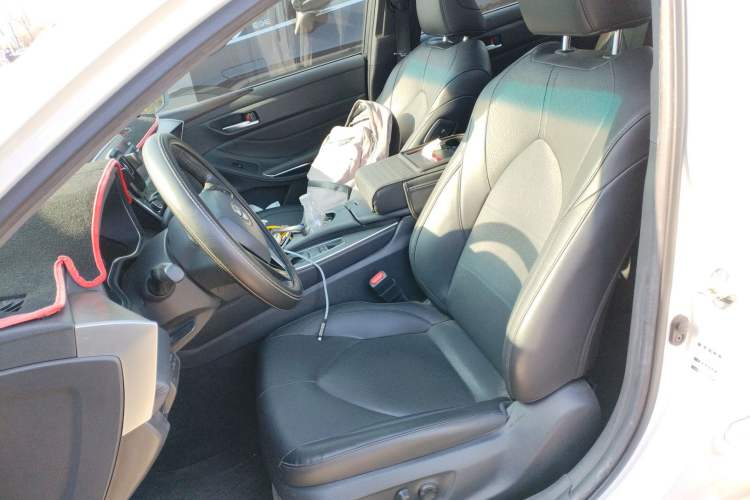 Used Toyota Avalon 2019 2.0L XLE Premium Edition China VI Left Front Seat