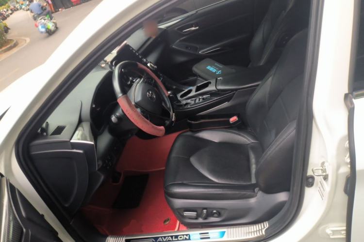 Used Toyota Avalon 2019 Dual-Engine 2.5L Luxury Edition China VI Standard Left Front Seat
