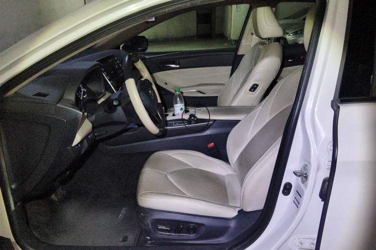 Used Toyota Avalon 2019 Dual-Engine 2.5L Luxury Edition China VI Standard Left Front Seat