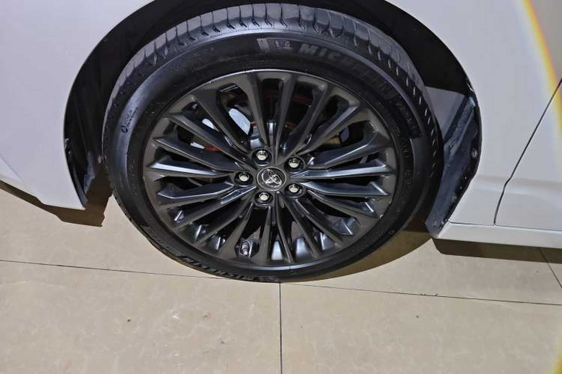 Used Toyota Avalon 2019 2.0L XLE Premium Edition China VI Left Front Wheel Hub